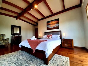 3 bedrooms, desk, iron/ironing board, travel cot