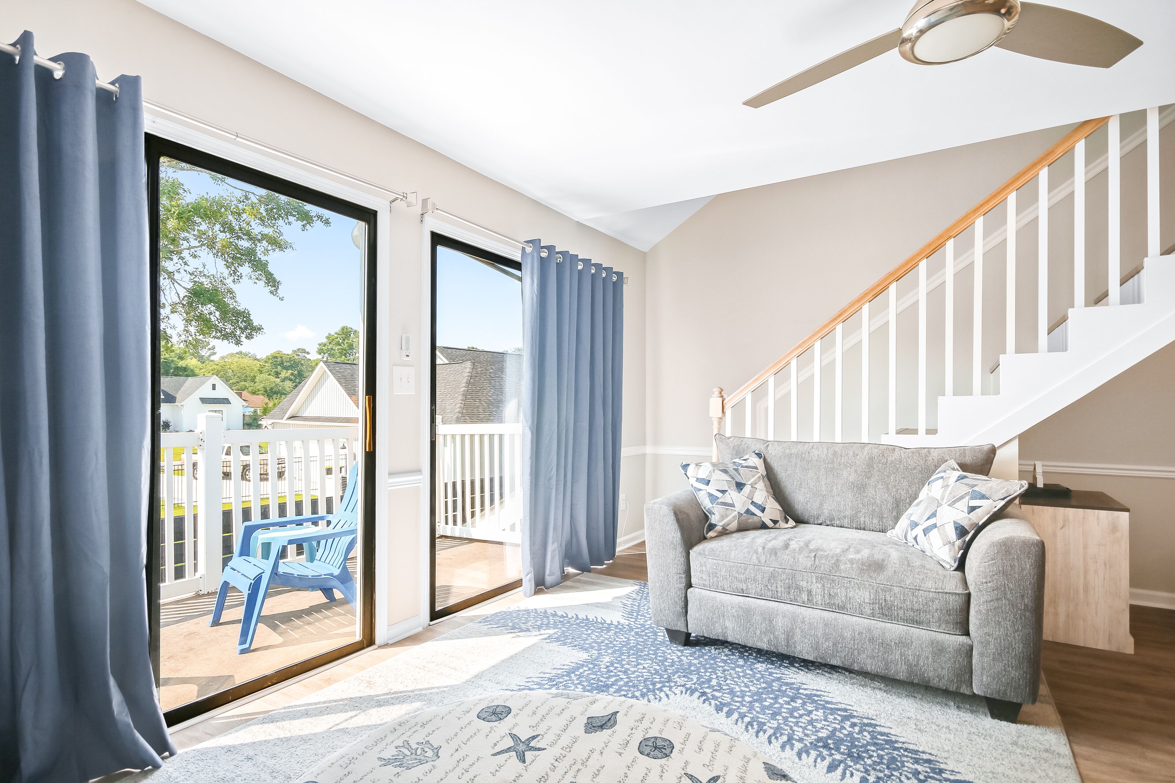 Condo near the beach with fast WiFi, washer/dryer, central AC & pool