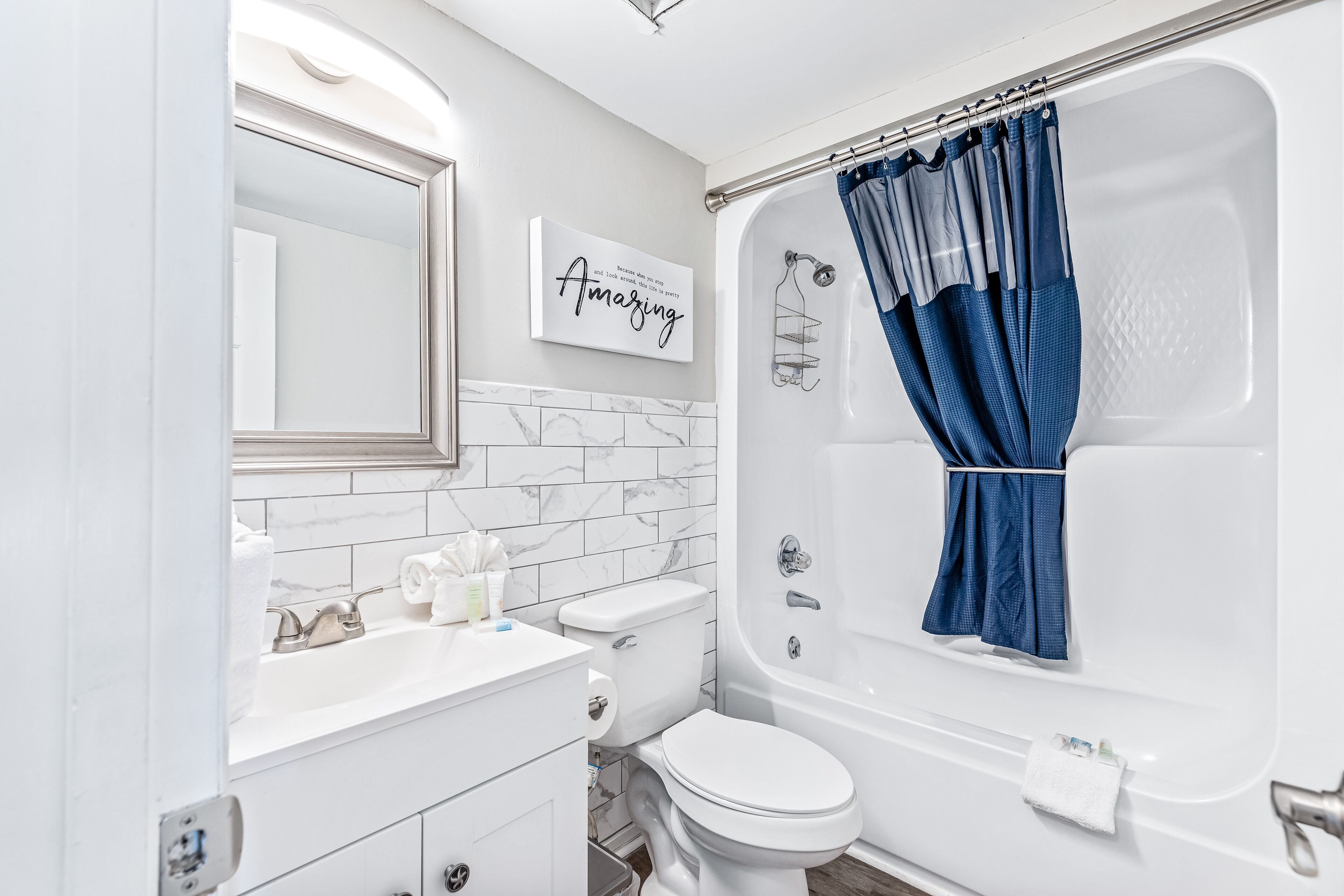 Condo near the beach with fast WiFi, washer/dryer, central AC & pool