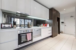 Fridge, microwave, oven, stovetop