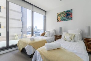 1 bedroom, desk, iron/ironing board, travel cot - Melbourne CBD Luxury Views*WiFi*Netflix (Melbourne)