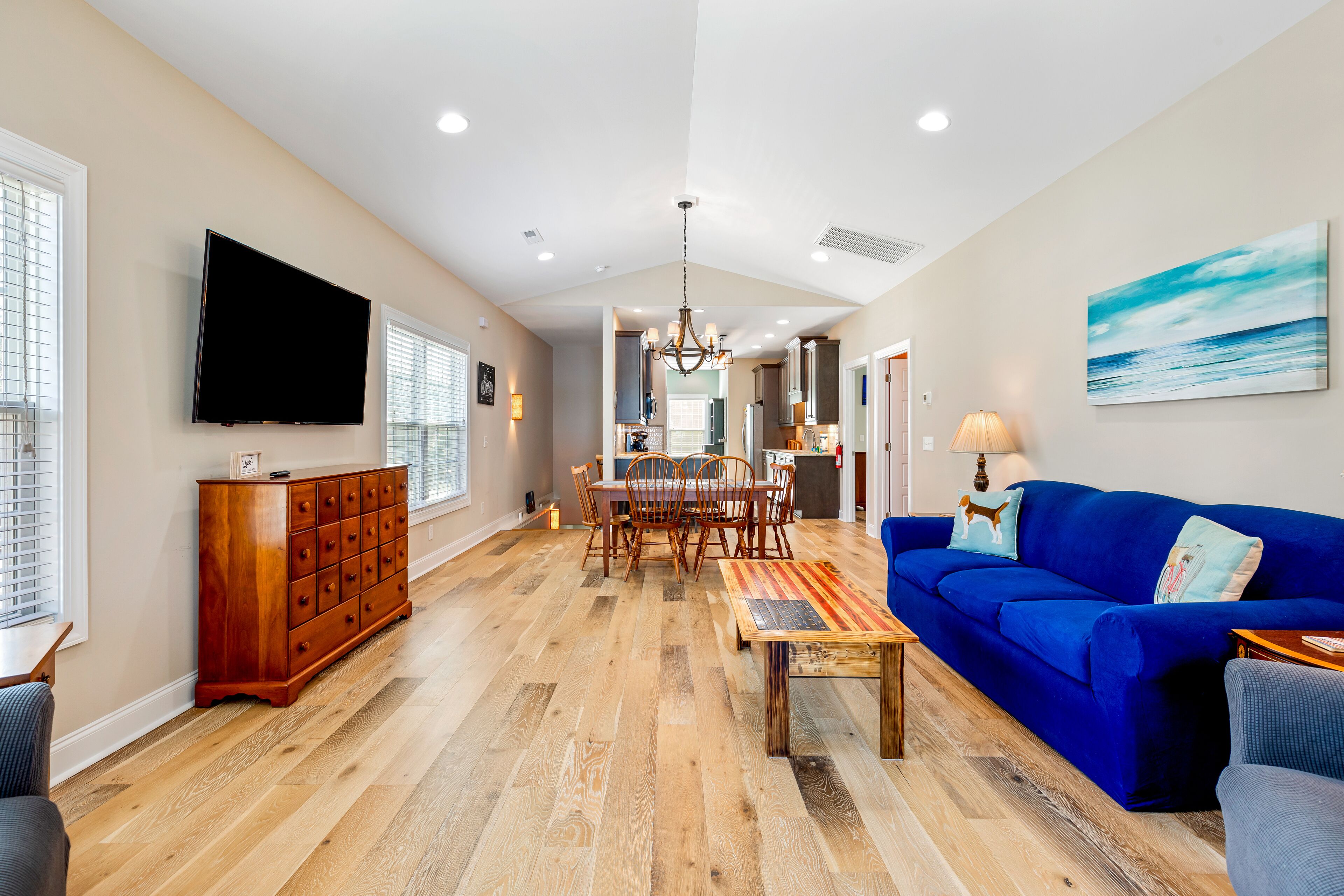 Dog-friendly home near beach with WiFi, central ac, private w/d, & deck