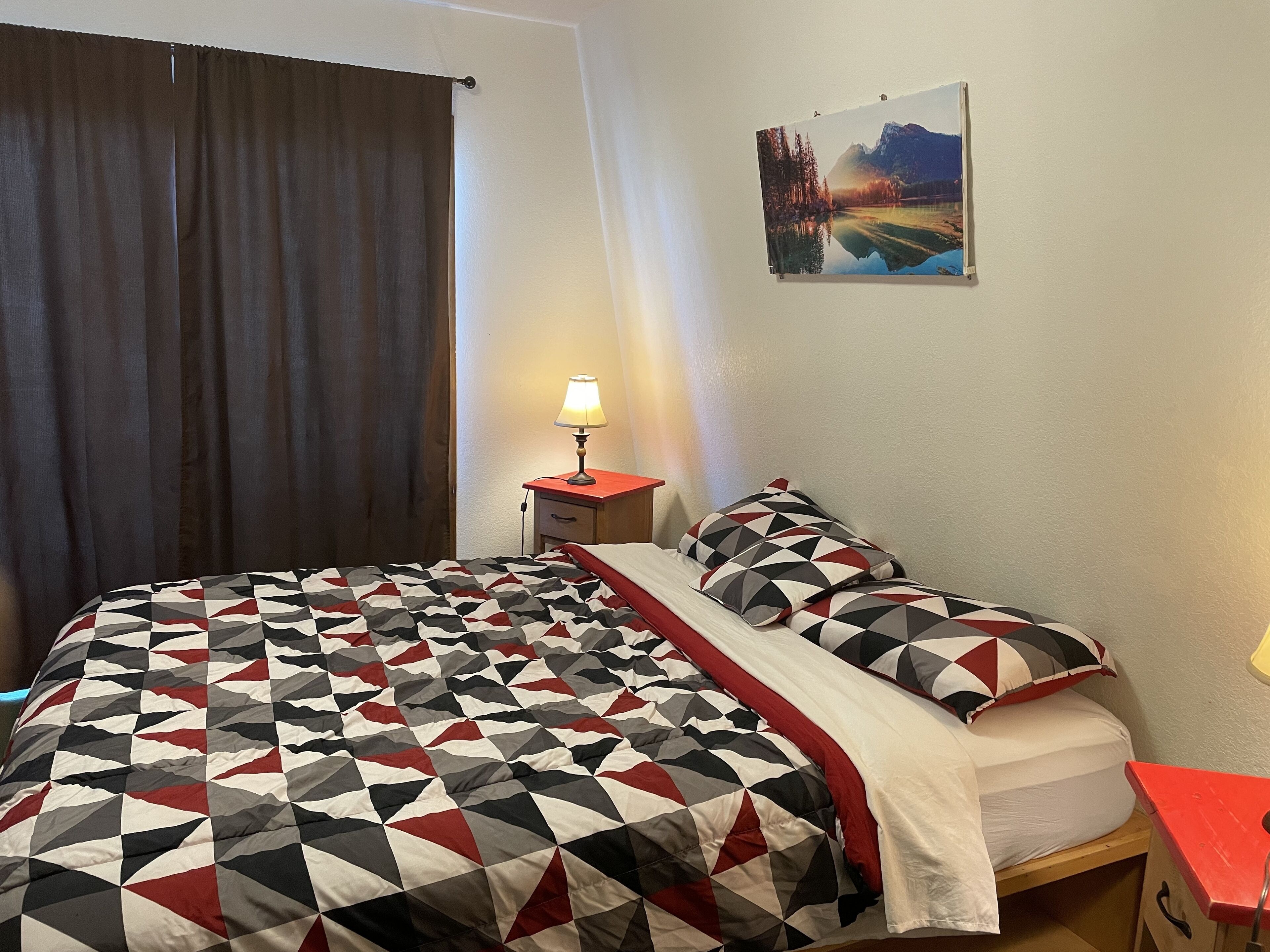 Cozy quiet cabin-within reach to all attractions