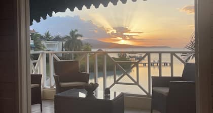 1 Bedroom Ocean view Apartment, The Lagoons
