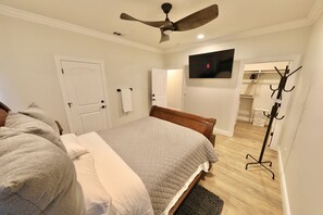 1 bedroom, WiFi - Luxury Suite "C" (Redlands)