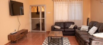 Full AirCon- 3Bed Villa- A/c- WiFi- HotWater