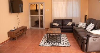 Full AirCon- 3Bed Villa- A/c- WiFi- HotWater