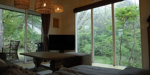3 bedrooms, in-room safe, free WiFi, bed sheets