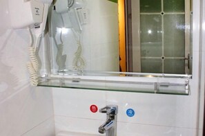 Bathroom - 7Days Inn Shenzhen Shajing Metro Station public square (Shenzhen)