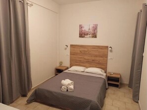 2 bedrooms, iron/ironing board, Internet, bed sheets