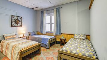 1 chambre, bureau, accès Internet, draps fournis