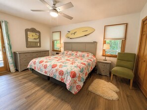 5 bedrooms, travel cot, WiFi, bed sheets - 🦀 Knot Too Crabby - 5 BR home w/Private Pool & Hot Tub 🦀 (Kitty Hawk)