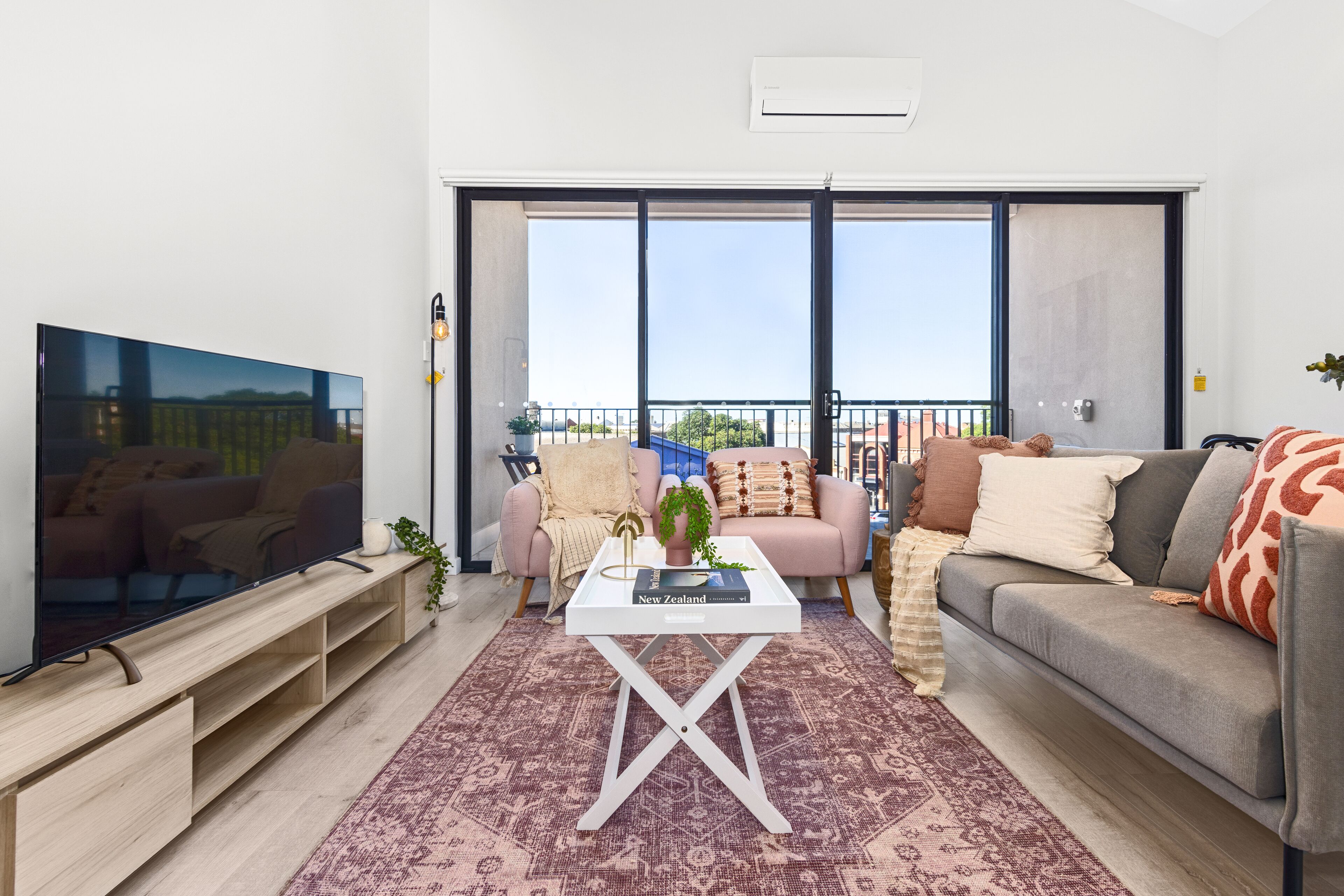 Urban Rest Port Adelaide Apartments — image 4