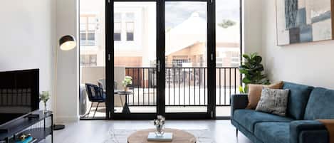 Apartment | Living area | Flat-screen TV