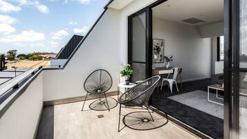 Two Bed Two Bath Apartment With Parking | Balcony