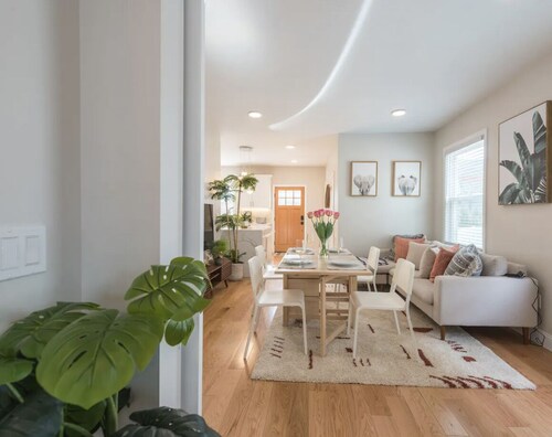 Airy Downtown 1BR w/ Parking