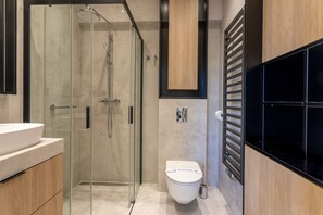 تجهيزات دش، مجففات شعر، مناشف، صابون