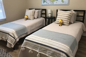 3 chambres, fer et planche à repasser, Wi-Fi gratuit, draps fournis