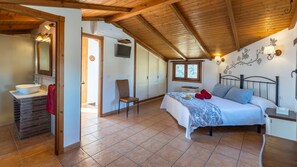 3 soverom, strykejern/-brett, wi-fi (inkludert) og sengetøy