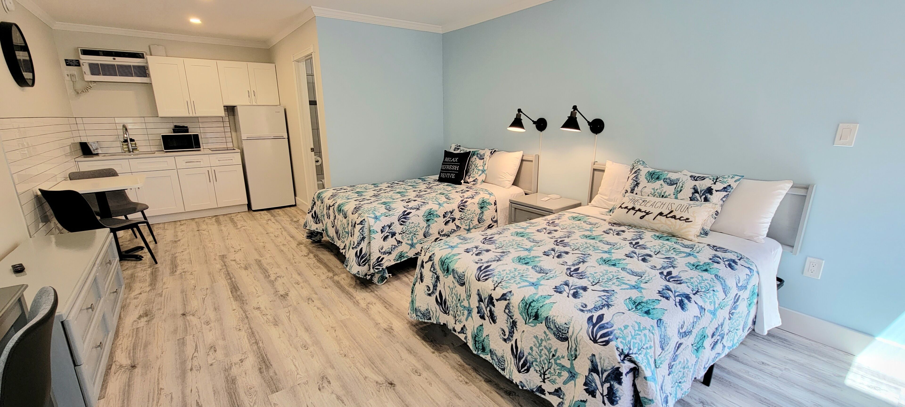 Satellite Motel - The Hideaway 125