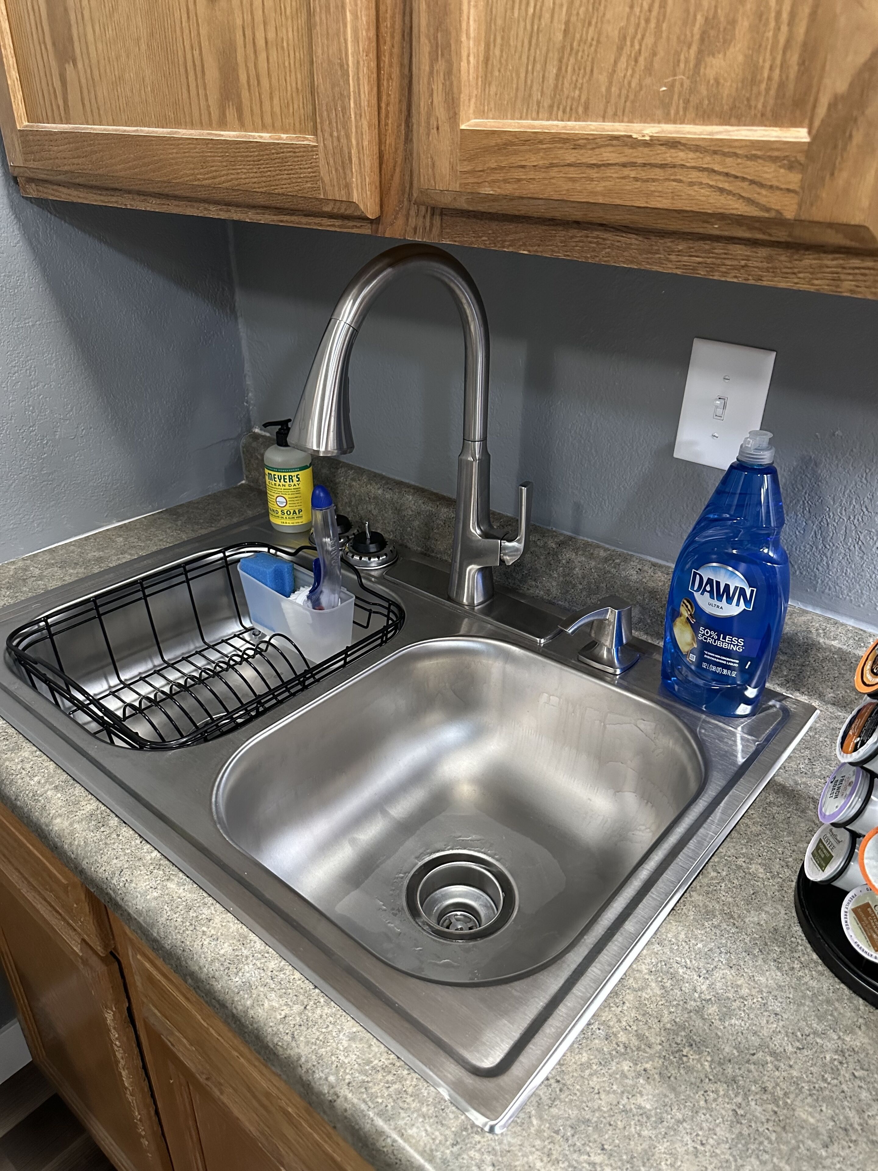 The Riverside Retreat! cozy, newly remodeled home