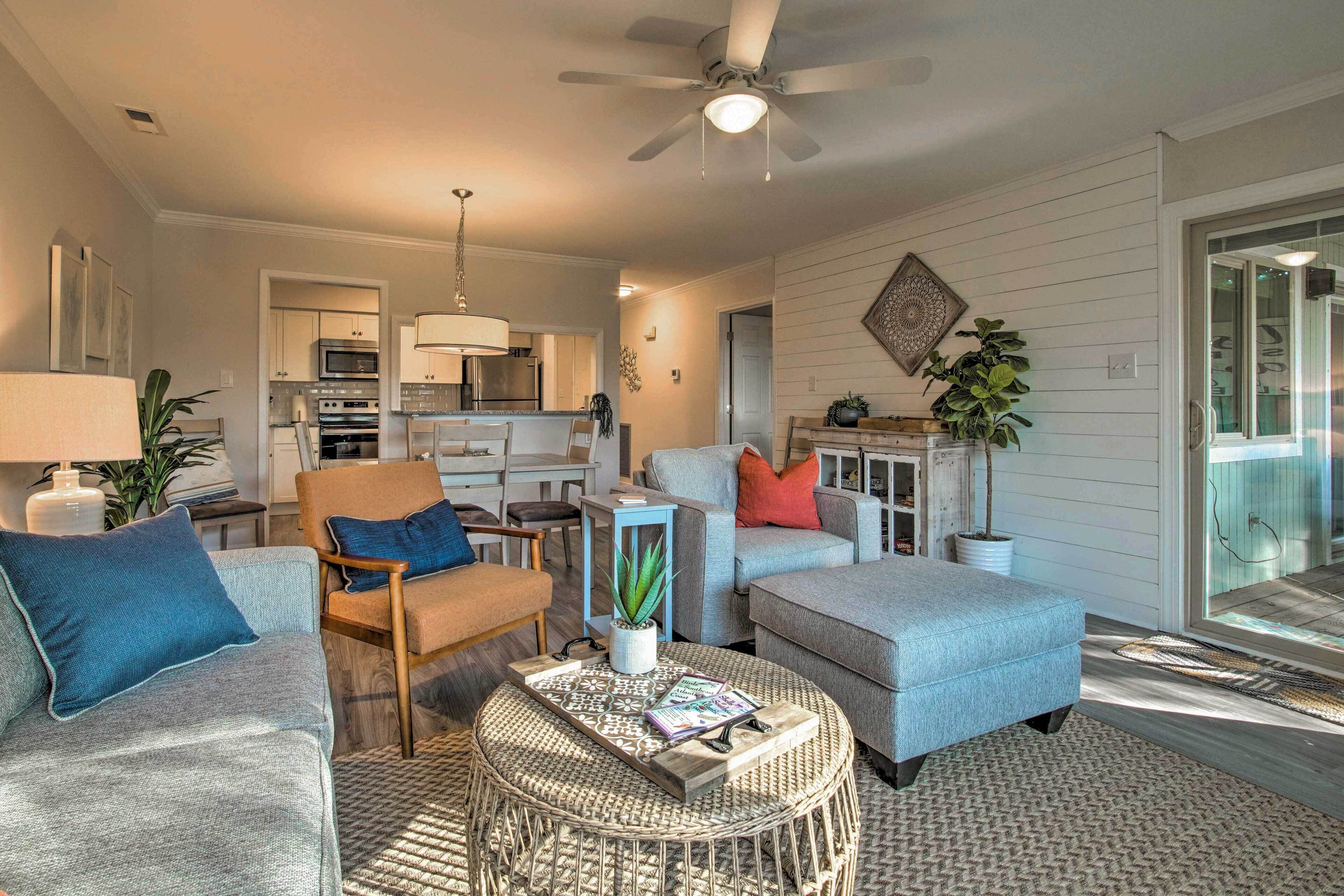'Sound of the Sea' Oak Island Condo w/ Pools!