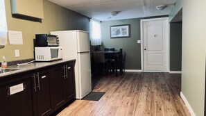 Mikrowelle, Ofen, Herdplatte, Wasserkocher