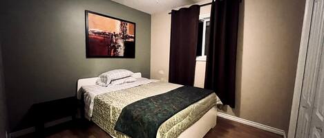 1 chambre, fer et planche à repasser, Wi-Fi, draps fournis