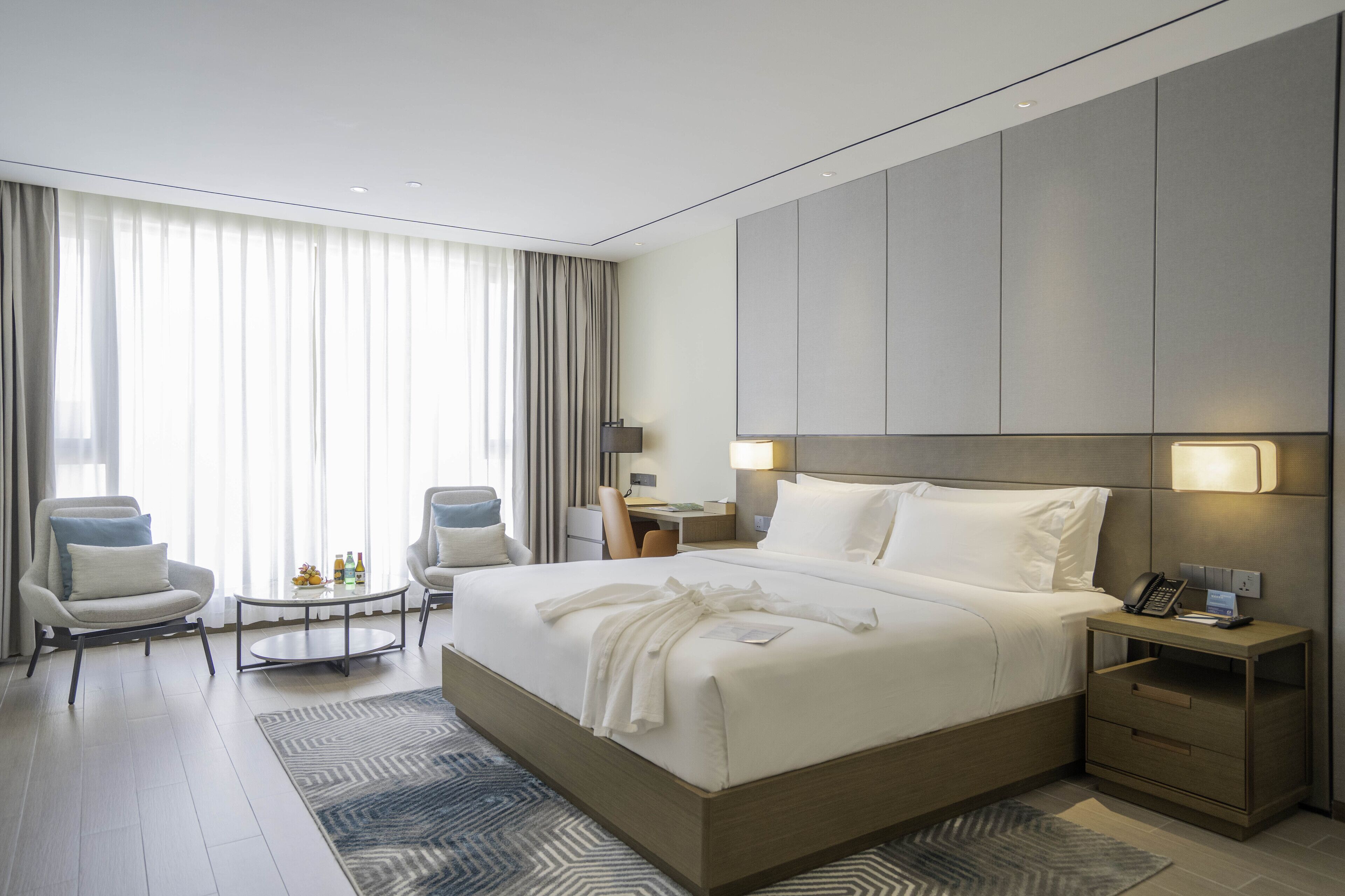 Deluxe Room, 1 King Bed