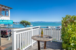 Property grounds - The Pilot House - Nelson Waterfront Holiday Home! (Nelson)