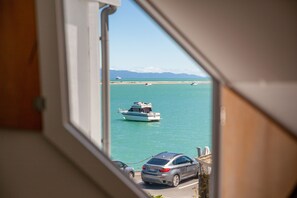 Interior - The Pilot House - Nelson Waterfront Holiday Home! (Nelson)