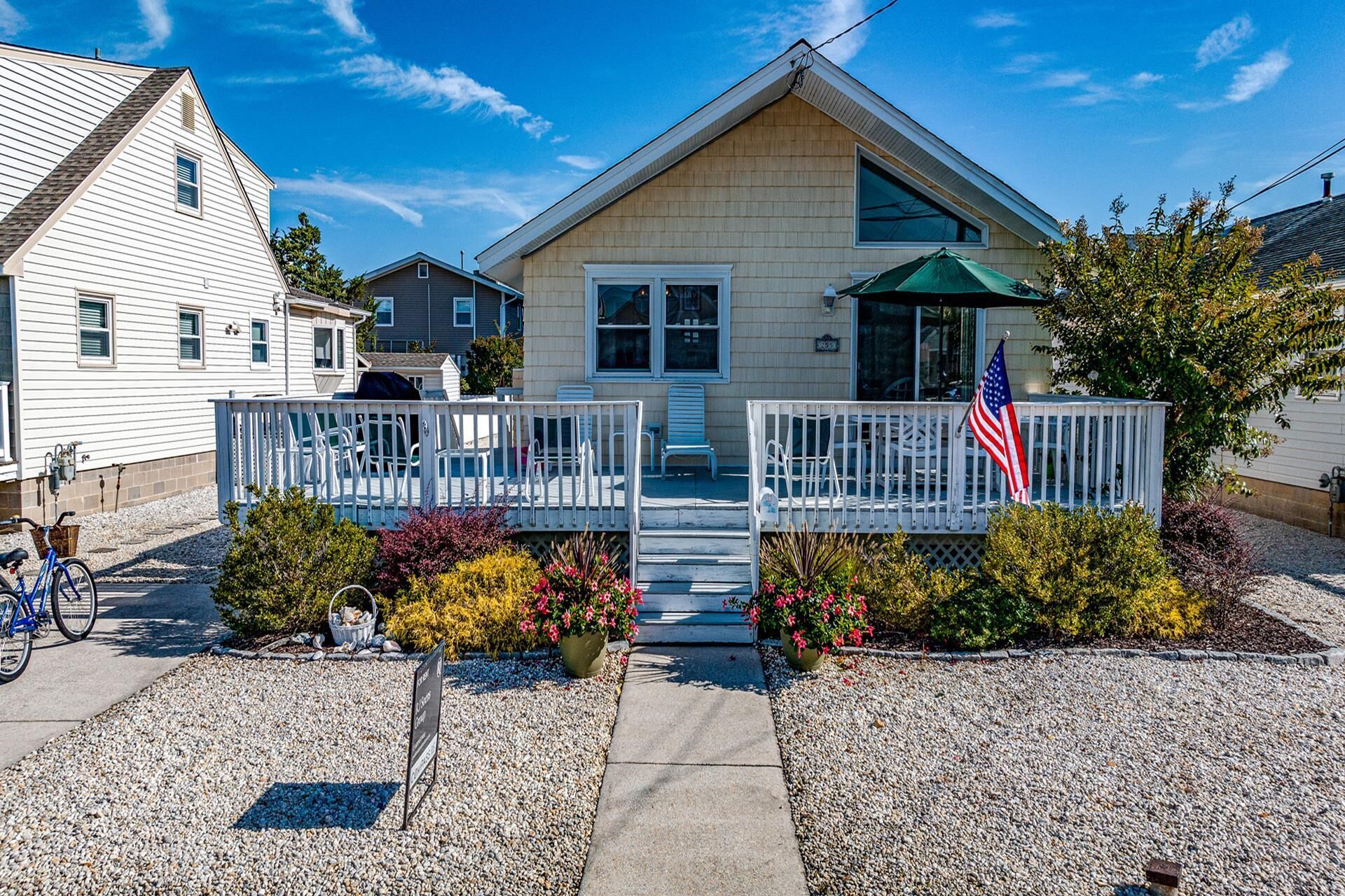 Adorable 3 bedroom 2 bath single family home