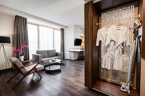 Suite | In-room safe, desk, laptop workspace, free WiFi - Quest Prime Pemuda - Semarang (Semarang)