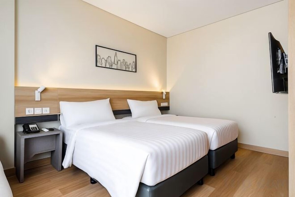 In-room safe, desk, laptop workspace, WiFi (free)