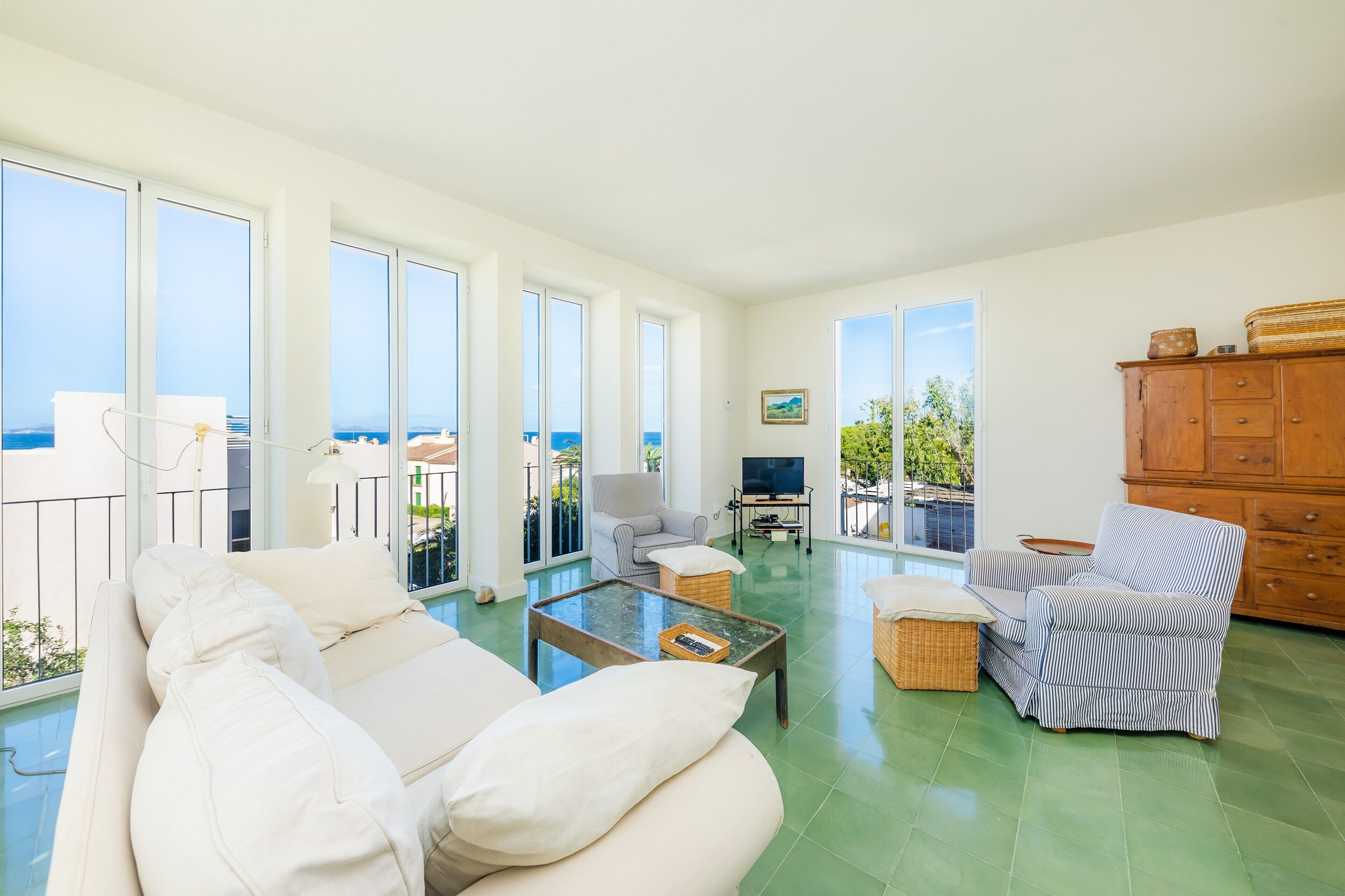 Televisión, estéreo