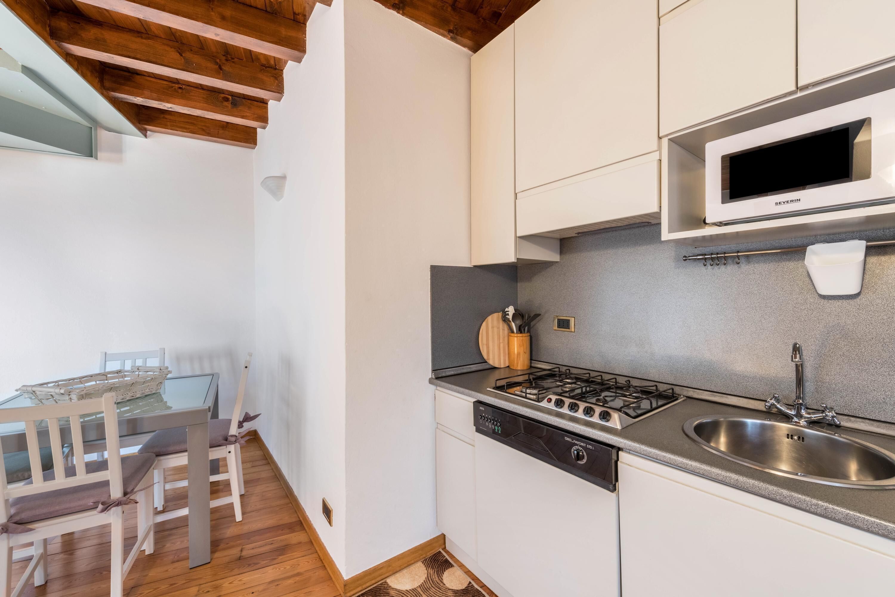 Da gilda - lake view