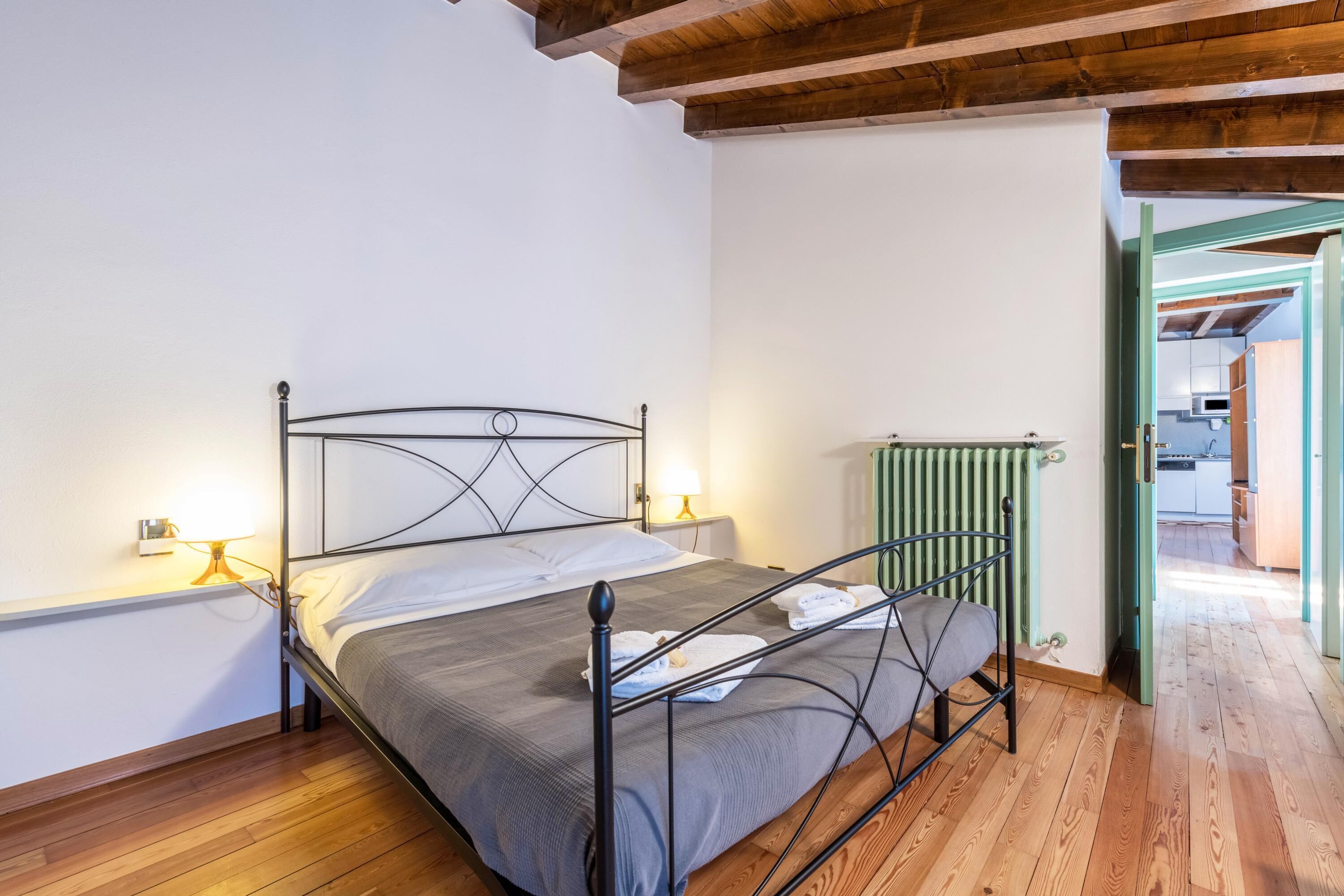 Da gilda - lake view