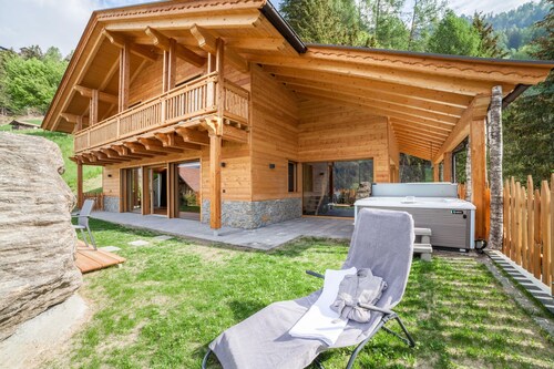Bergchalet 'Heidi und Peter' mit Bergblick, Sauna, Whirlpool, Garten und WLAN