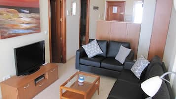 Fernseher, DVD-Player, Stereoanlage