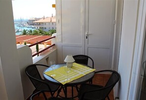 Outdoor dining - 'Fabulous sunny apartment' with Terrace (Almerimar)