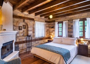 Deluxe Double Room | Individually decorated, individually furnished, soundproofing, free WiFi - Gioraldi Art Hotel (Zagori)