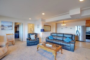 TV, fireplace, DVD player, books