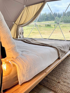 Glamping Dome | Individuelt dekorert, individuelt innredet og wi-fi (inkludert)