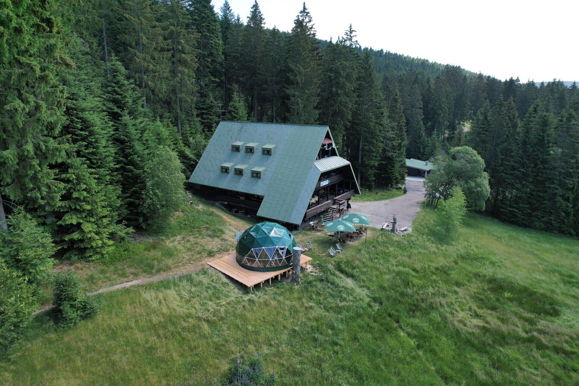Glamping Dome | Individuell dekoriert, individuell eingerichtet, kostenloses WLAN