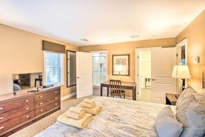 A bedroom with a bed, a dresser, a desk, and a chair. - North Conway Home ~ 2 Mi to Cranmore Mountain! (North Conway)