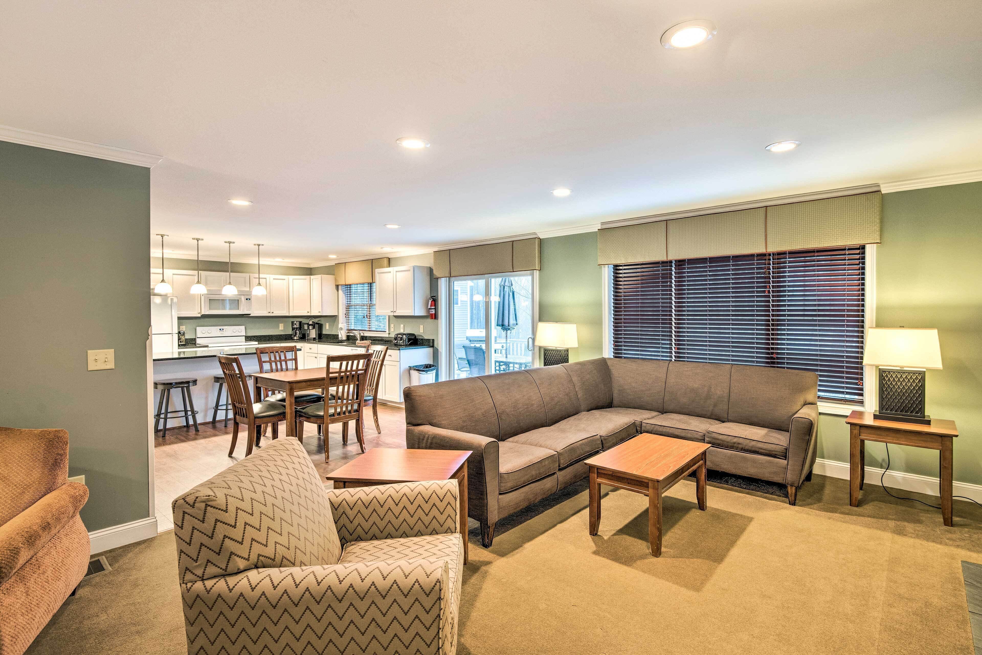 Charming Home w/ Grill - 2 Mi to Cranmore Mtn