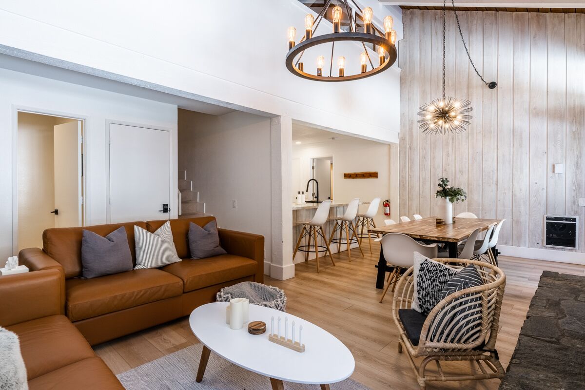 Modern Penthouse with loft on ski-back trail, shared hot tub and game room