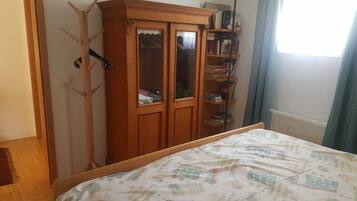 2 Schlafzimmer, Schreibtisch, WLAN, Bettwäsche