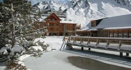 Appartement cosy 4 pers. avec terrasse, piscine, fitness et parking - Ă 300m des pistes