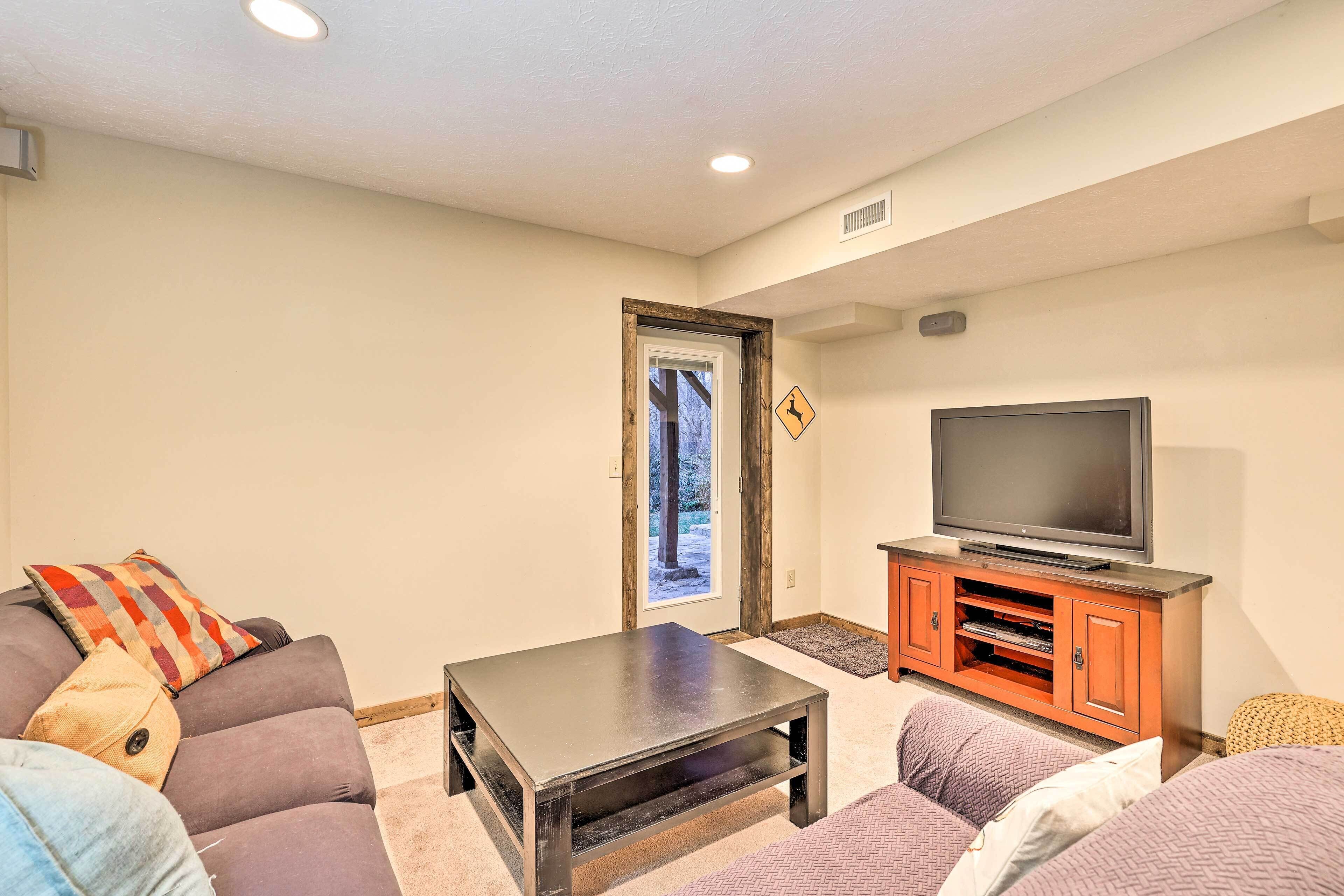 Spacious Elk Park Lodge w/ Game Room & Fire Pit!